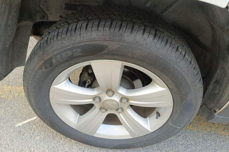 Used Jeep Patriot 2014 2.4L Sport Edition Right Rear Wheel Hub