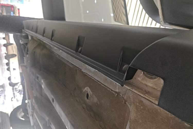 Used Jeep Patriot 2014 2.0L Sport Edition Right Side Sill