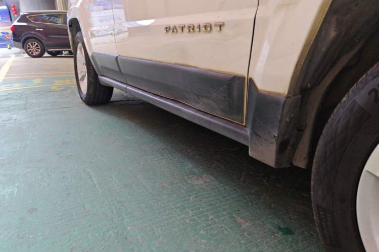 Used Jeep Patriot 2014 2.0L Sport Edition Right Side Sill