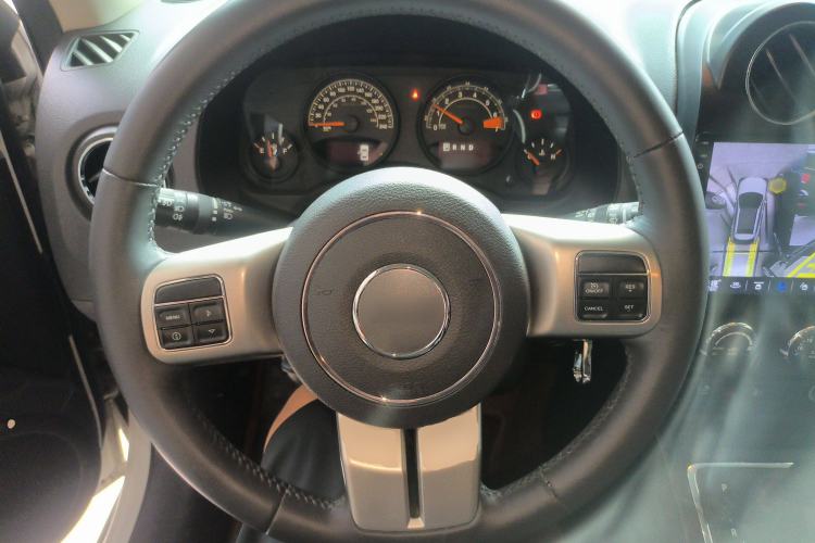 Used Jeep Patriot 2014 2.4L Sport Edition Steering Wheel