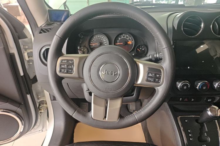 Used Jeep Patriot 2014 2.0L Sport Edition Steering Wheel