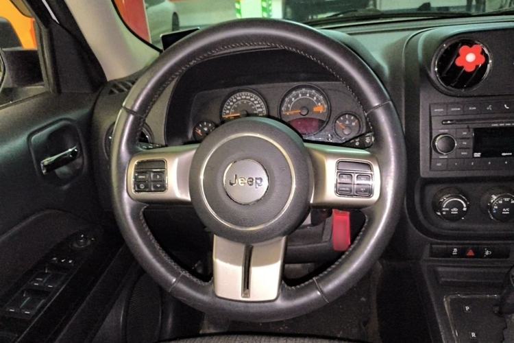 Used Jeep Patriot 2014 2.4L Sport Edition Steering Wheel