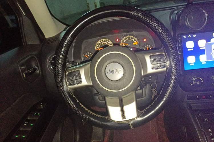 Used Jeep Patriot 2014 2.4L Sport Edition Steering Wheel