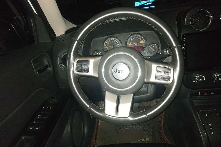 Used Jeep Patriot 2014 2.4L Sport Edition Steering Wheel