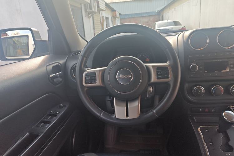 Used Jeep Patriot 2014 2.0L Sport Edition Steering Wheel