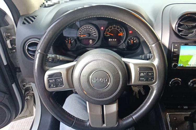Used Jeep Patriot 2014 2.4L Sport Edition Steering Wheel