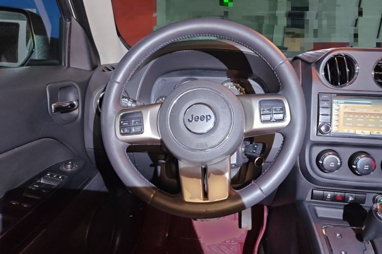 Used Jeep Patriot 2014 2.0L Sport Edition Steering Wheel