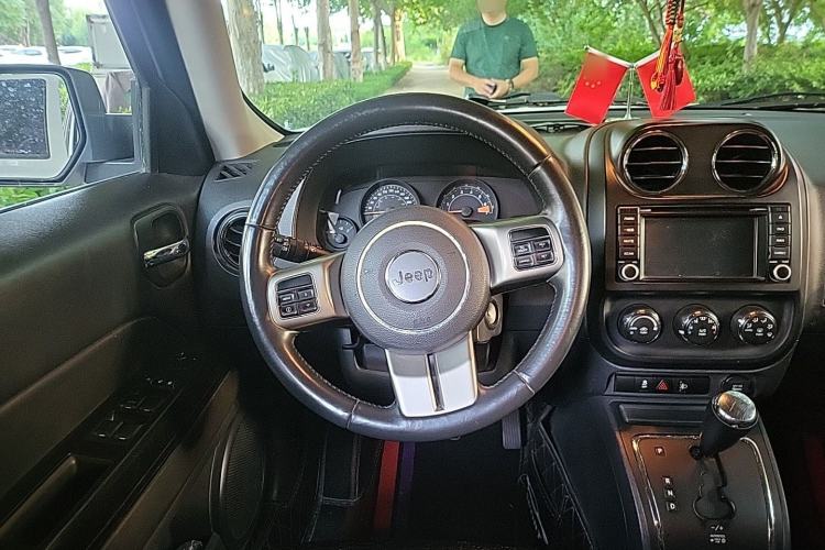 Used Jeep Patriot 2014 2.4L Serpentine Collection Edition Steering Wheel