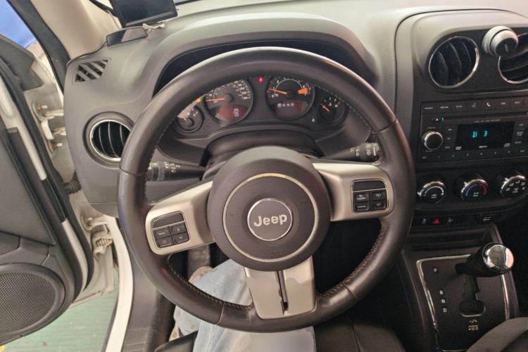 Used Jeep Patriot 2014 2.0L Sport Edition Steering Wheel
