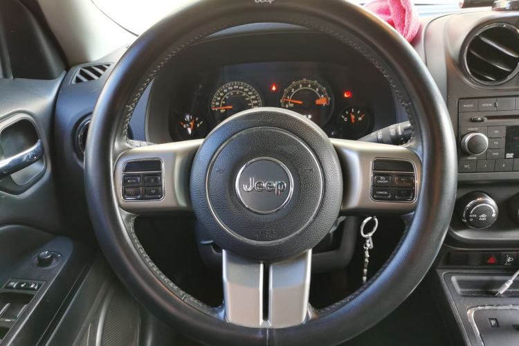 Used Jeep Patriot 2014 2.4L Serpentine Collection Edition Steering Wheel