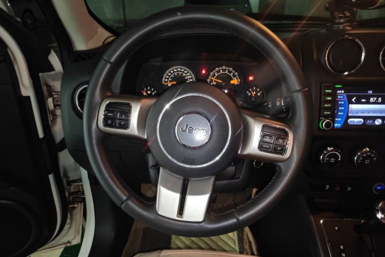 Used Jeep Patriot 2014 2.4L Sport Edition Steering Wheel