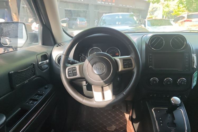 Used Jeep Patriot 2014 2.4L Luxury Navigation Edition Steering Wheel
