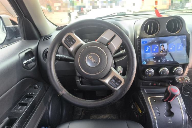 Used Jeep Patriot 2014 2.4L Sport Edition Steering Wheel