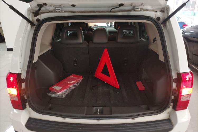 Used Jeep Patriot 2014 2.0L Sport Enhanced Edition Trunk