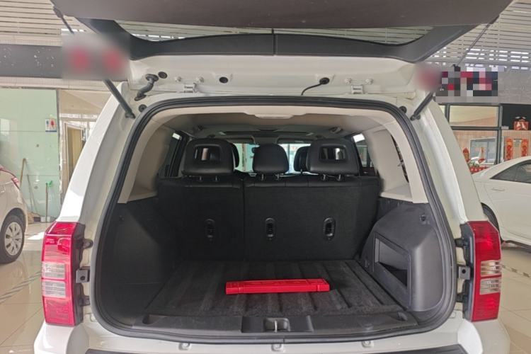 Used Jeep Patriot 2014 2.0L Sport Edition Trunk