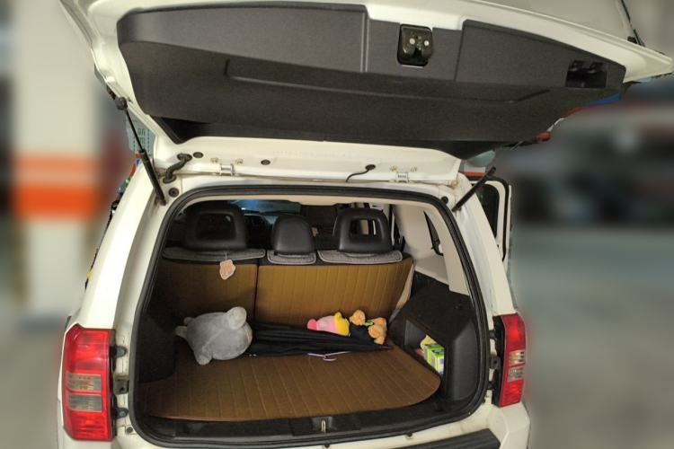 Used Jeep Patriot 2014 2.4L Sport Edition Trunk