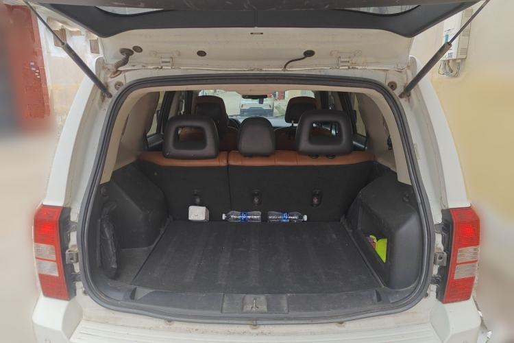 Used Jeep Patriot 2014 2.0L Sport Enhanced Edition Trunk