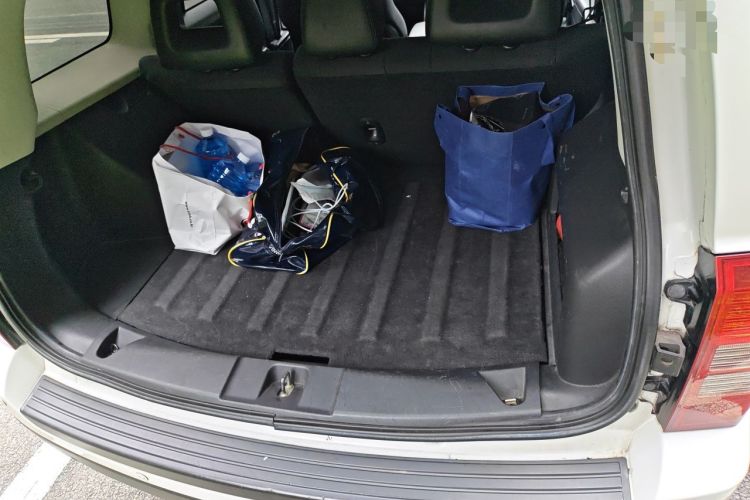 Used Jeep Patriot 2014 2.4L Sport Edition Trunk