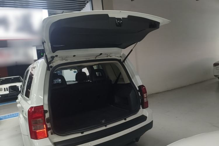 Used Jeep Patriot 2014 2.4L Sport Edition Trunk