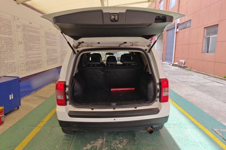 Used Jeep Patriot 2014 2.0L Sport Edition Trunk