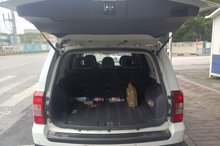 Used Jeep Patriot 2014 2.4L Sport Edition Trunk