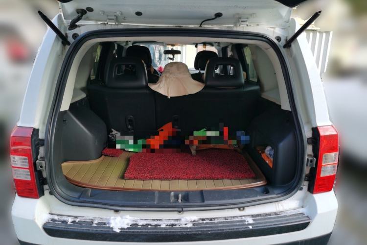 Used Jeep Patriot 2014 2.4L Serpentine Collection Edition Trunk