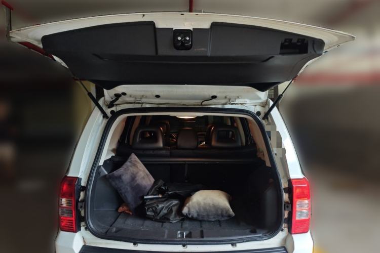 Used Jeep Patriot 2014 2.0L Sport Enhanced Edition Trunk