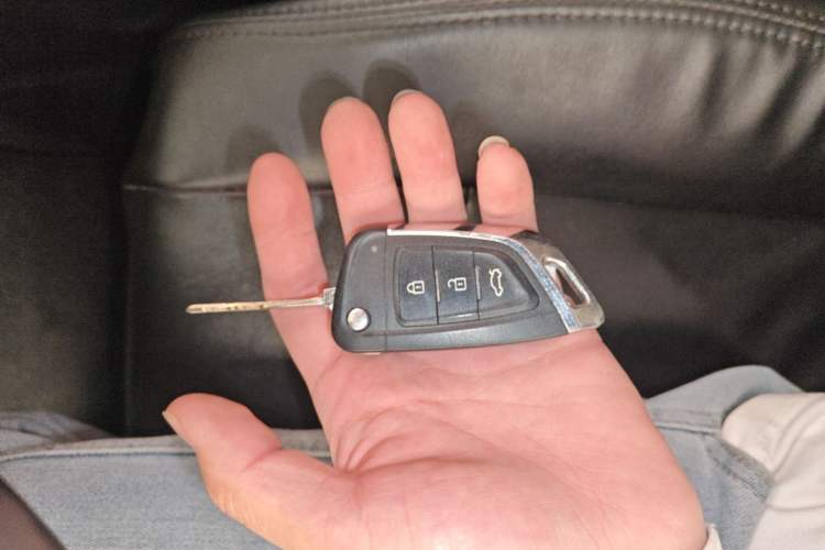 Used Jeep Patriot 2014 2.0L Sport Edition Vehicle Key