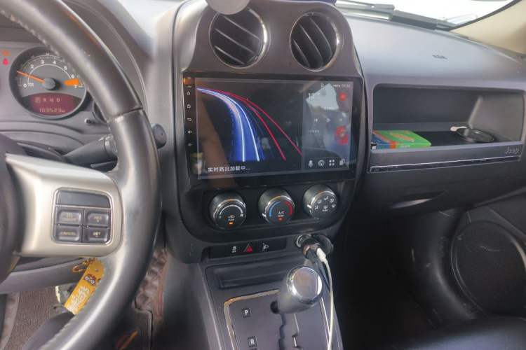 Used Jeep Patriot 2015 2.0L Sport Edition Audio And AC Panel