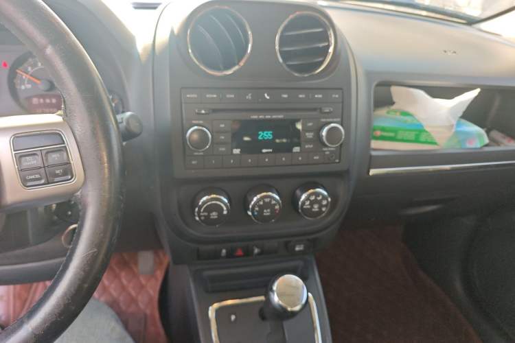 Used Jeep Patriot 2015 2.4L Sport Edition Audio And AC Panel