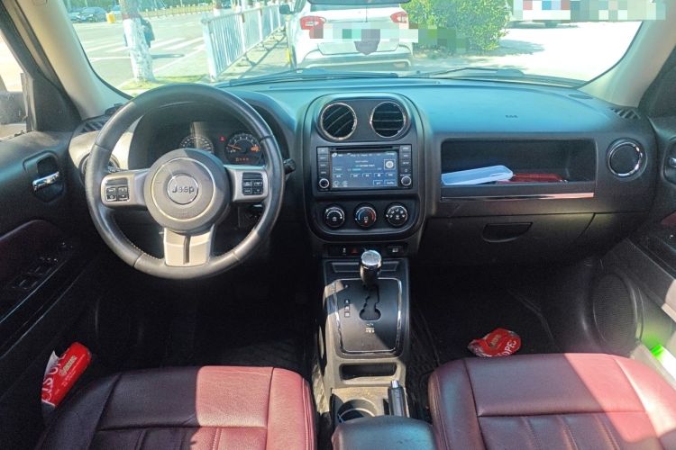 Used Jeep Patriot 2015 2.0L Sport Edition Center Console