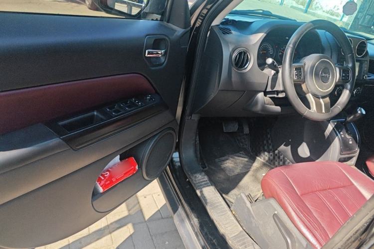 Used Jeep Patriot 2015 2.0L Sport Edition Driver Seat