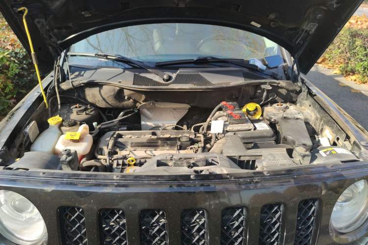 Used Jeep Patriot 2015 2.4L Sport Edition Engine Bay