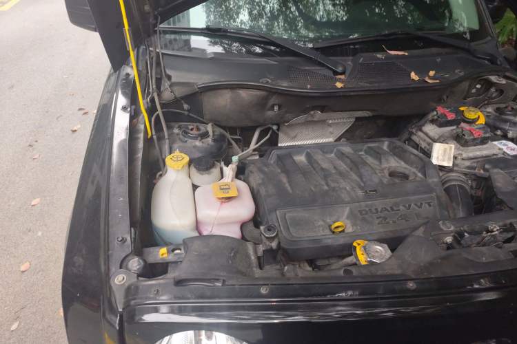 Used Jeep Patriot 2015 2.4L Sport Edition Engine Bay Right