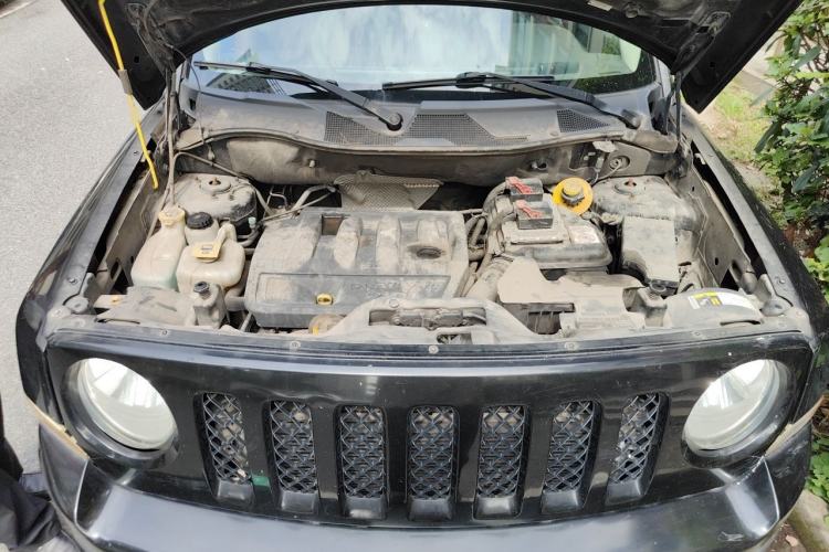 Used Jeep Patriot 2015 2.0L Sport Edition Engine Bay