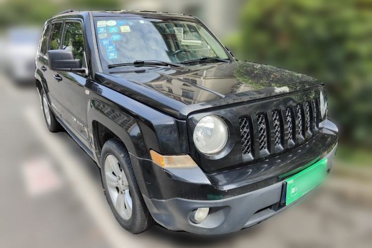 Used Jeep Patriot 2015 2.0L Sport Edition Front Right 45 Deg