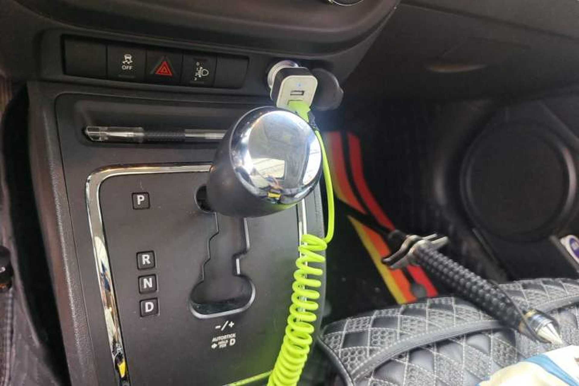 Used Jeep Patriot 2015 2.0L Sport Edition Gear Lever