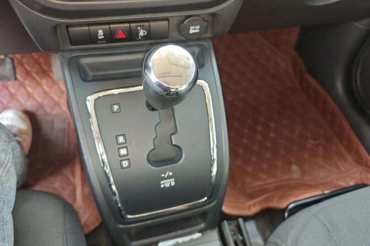 Used Jeep Patriot 2015 2.4L Sport Edition Gear Lever