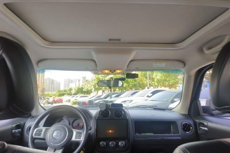 Used Jeep Patriot 2015 2.0L Sport Edition Headliner