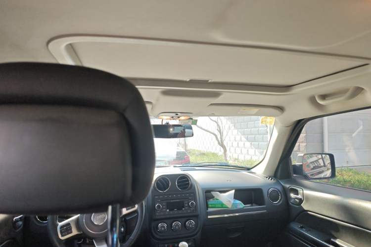 Used Jeep Patriot 2015 2.4L Sport Edition Headliner