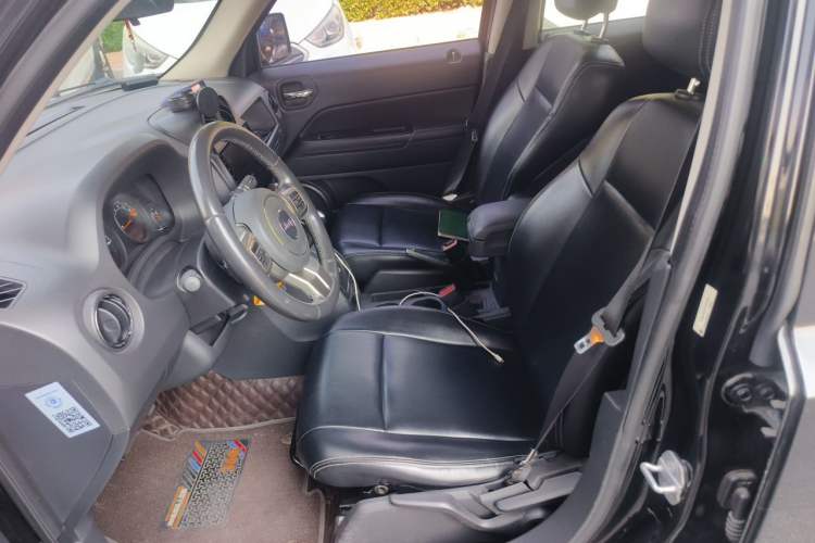 Used Jeep Patriot 2015 2.0L Sport Edition Left Front Seat