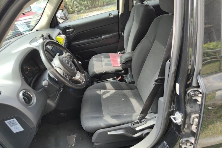 Used Jeep Patriot 2015 2.0L Sport Edition Left Front Seat