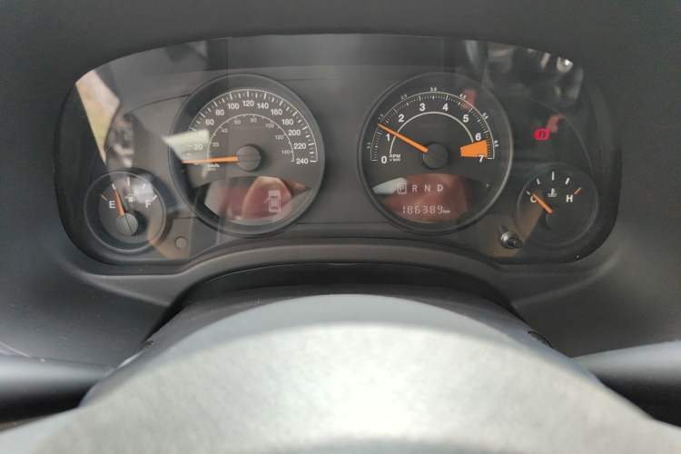 Used Jeep Patriot 2015 2.0L Sport Edition Odometer Close Up