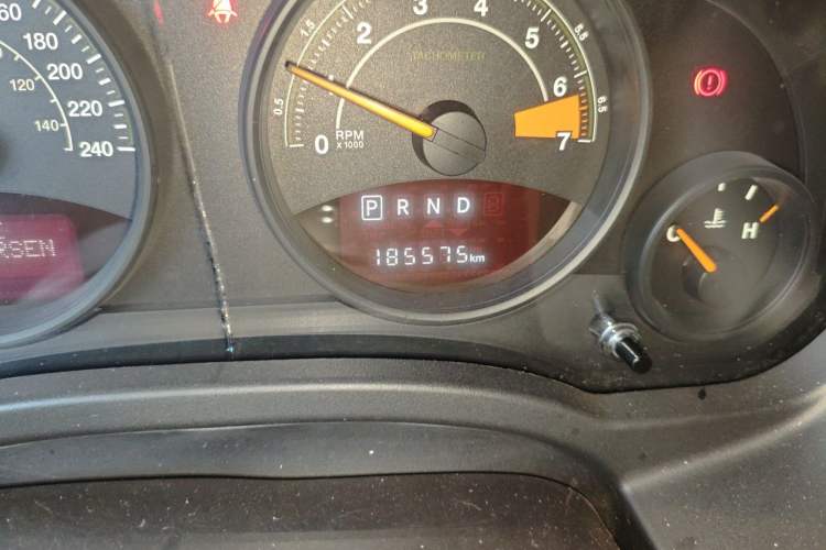 Used Jeep Patriot 2015 2.4L Sport Edition Odometer Close Up