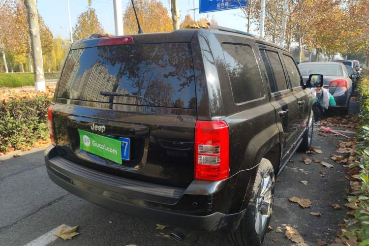 Used Jeep Patriot 2015 2.4L Sport Edition Rear Right 45 Deg