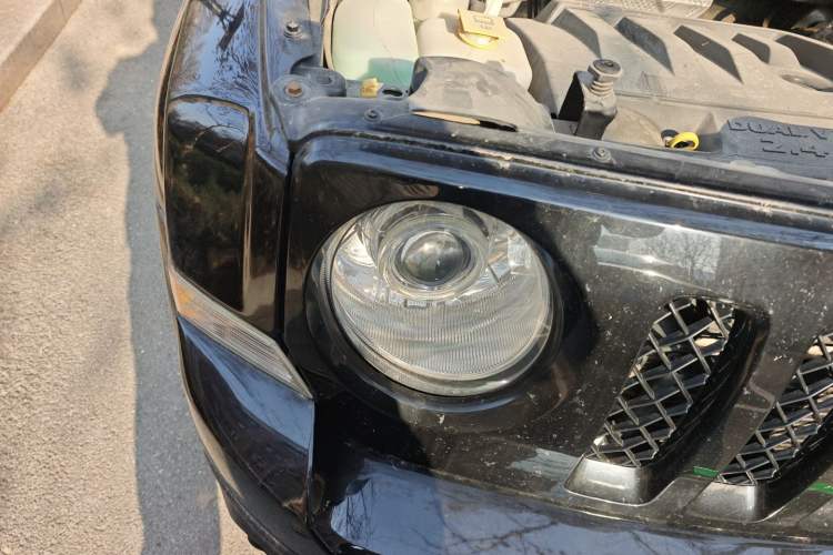 Used Jeep Patriot 2015 2.4L Sport Edition Right Front Headlight