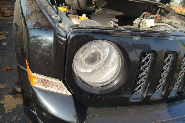 Used Jeep Patriot 2015 2.4L Sport Edition Right Front Headlight