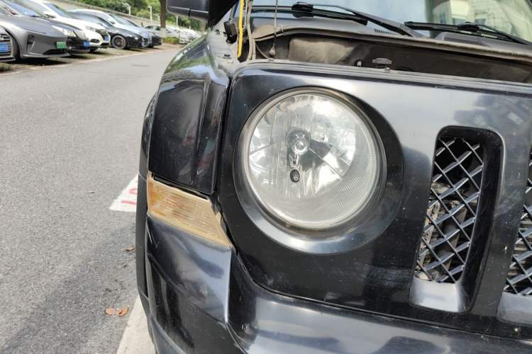 Used Jeep Patriot 2015 2.0L Sport Edition Right Front Headlight