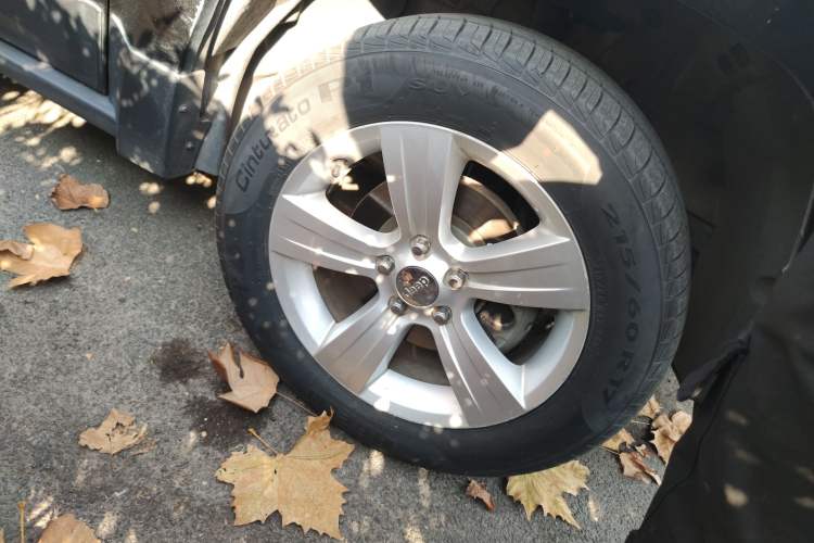 Used Jeep Patriot 2015 2.4L Sport Edition Right Front Wheel Hub