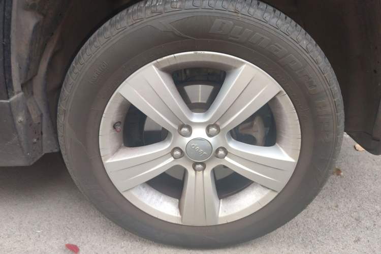 Used Jeep Patriot 2015 2.4L Sport Edition Right Front Wheel Hub